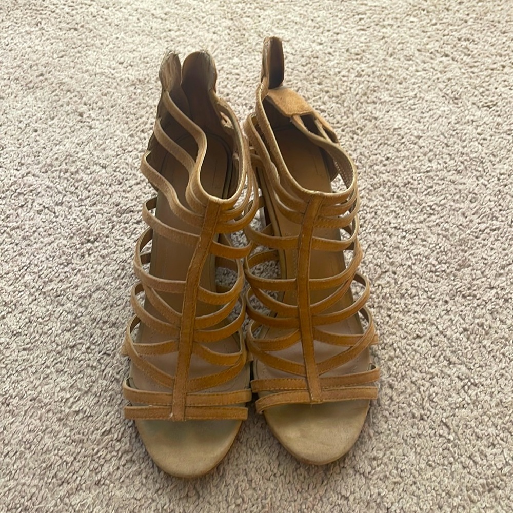 Tahari block heel strappy peep toe sandals with zipper back.